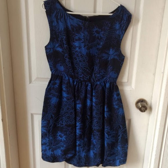 Alice + Olivia Cocktail Dress - Picture 2 of 7